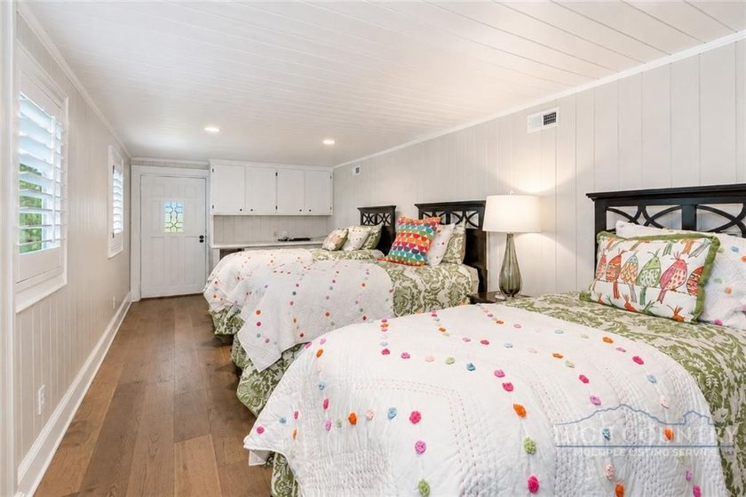 Experience elegant mountain living in this warm and inviting - photo 43