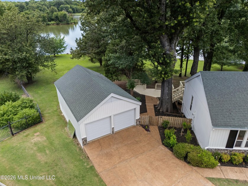 LIFE ON THE LAKE!! GORGEOUS TOTALLY RENOVATED HOME WITH THE MOST - photo 49