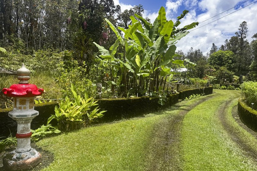 Tucked in the lush landscape of Mountain View on Hawaii's Big - photo 4