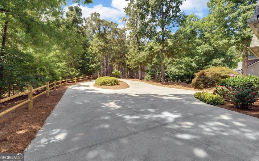 The Ultimate Lake Hartwell Luxury Retreat! Forget the standard - photo 20