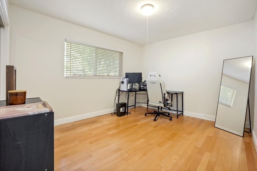 Welcome to this charming Fort Lauderdale home ideally located - photo 20