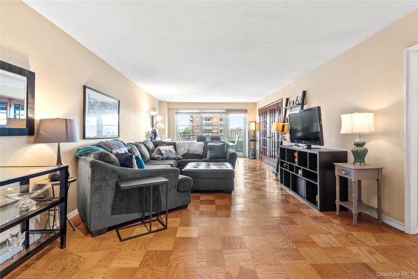 Welcome to this expansive junior four 2 bedroom at the Forest - photo 2
