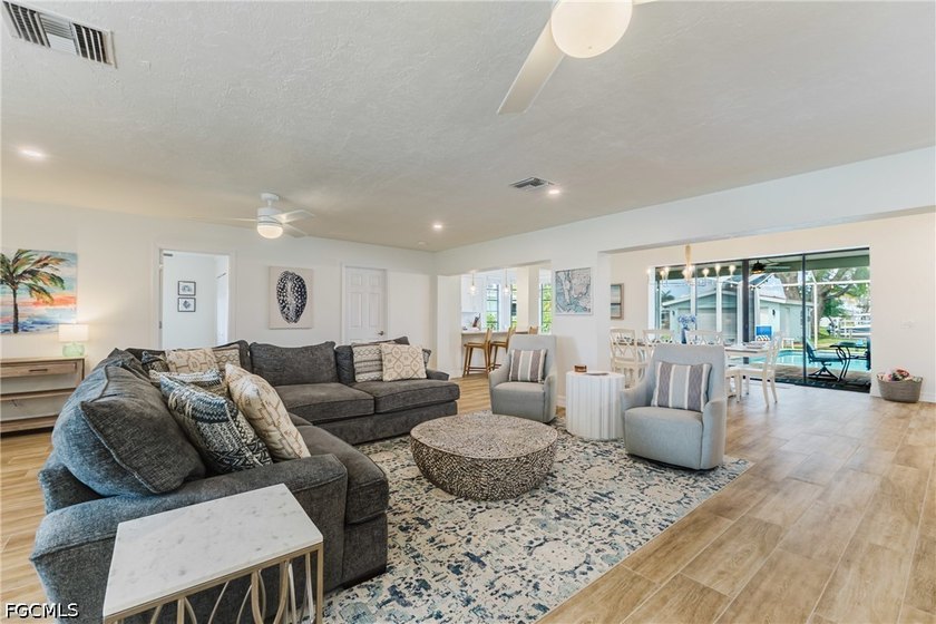 A Truly Unique Cape Coral Property! Welcome to *Tradewinds*, a - photo 6