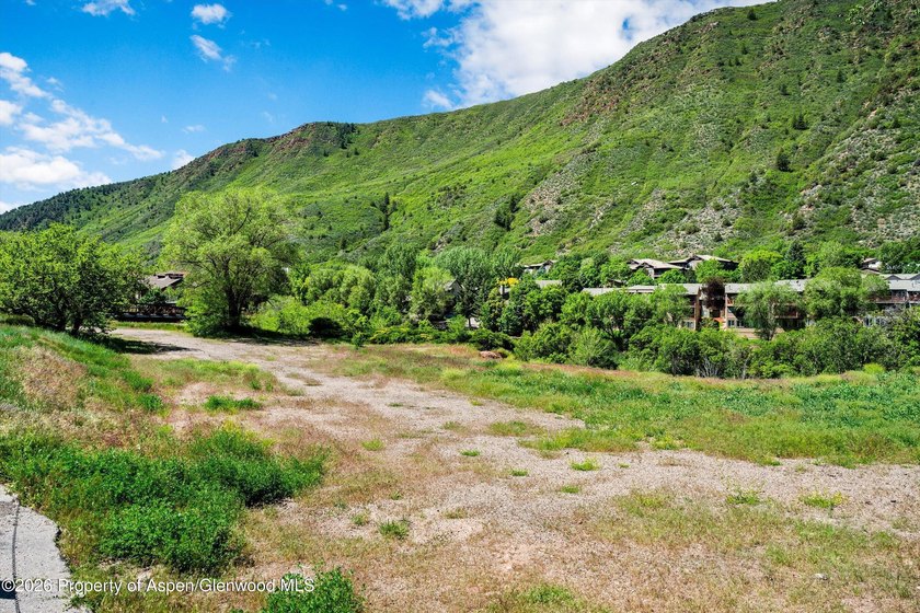 A rare opportunity to acquire 2.62 commercially zoned acres with - photo 11