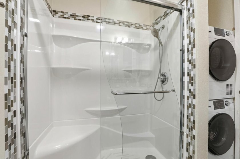 Open House Sun 6/7 12pm-2pm! Welcome to this upgraded 1BR/1BTH - photo 12