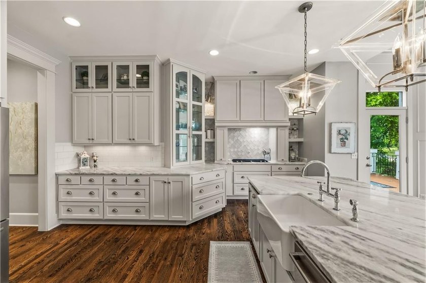 Welcome to Heritage Hill West, where timeless Colonial elegance - photo 17