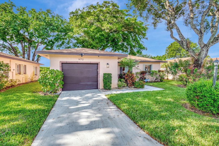 LIGHT and BRIGHT open concept SINGLE FAMILY HOME 6 miles to - photo 3