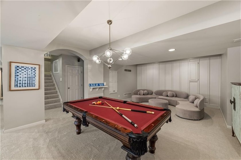 Welcome to Heritage Hill West, where timeless Colonial elegance - photo 52