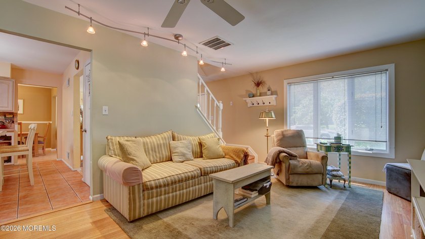 Welcome to this inviting 3-4 bedroom, 2.5-bath colonial tucked - photo 19