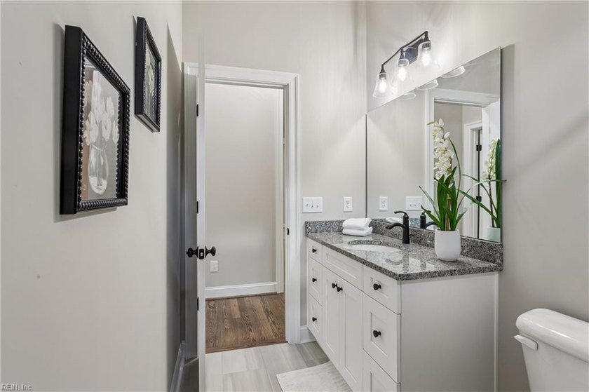 KINGSMILL WATERFRONT - Stunning new construction on a large - photo 22
