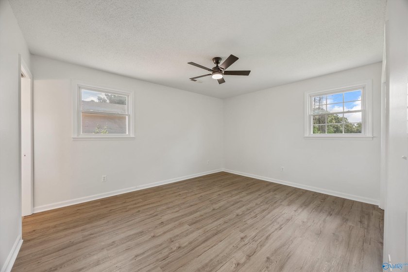 Enjoy golf course living with NO HOA, WORKSHOP and POOL! - photo 23