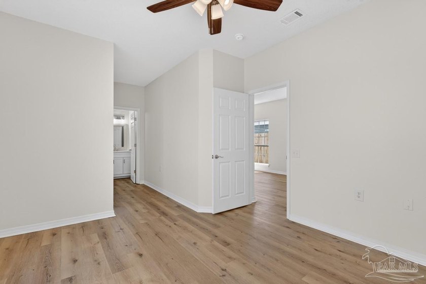 UPDATED 3 bedroom/2 bath home with nearly 1,350 square feet, and - photo 25