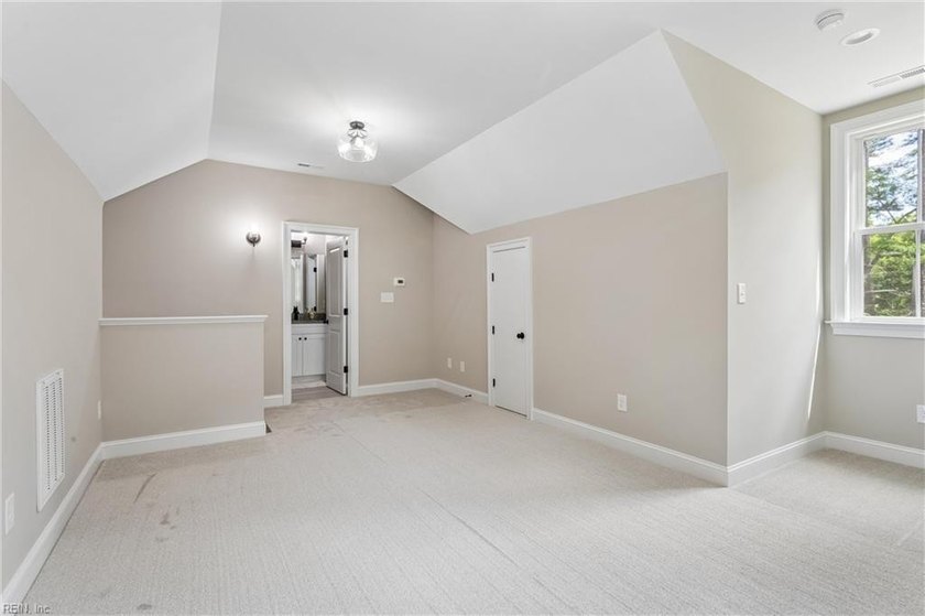 KINGSMILL WATERFRONT - Stunning new construction on a large - photo 26