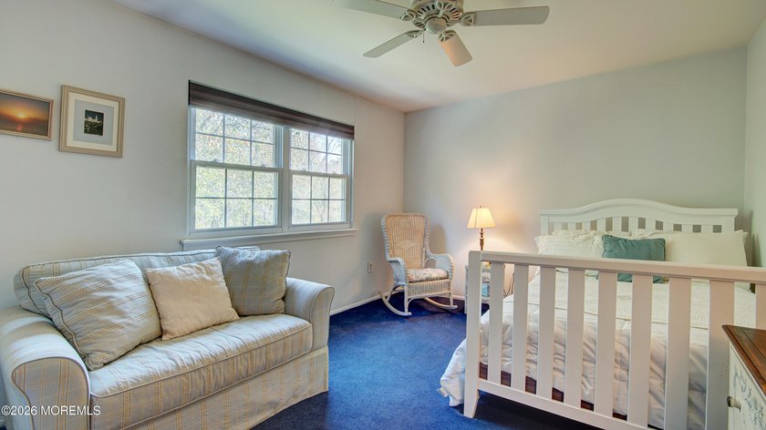 Welcome to this inviting 3-4 bedroom, 2.5-bath colonial tucked - photo 27