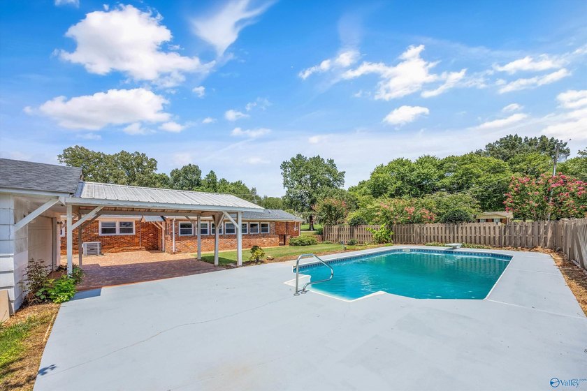 Enjoy golf course living with NO HOA, WORKSHOP and POOL! - photo 28