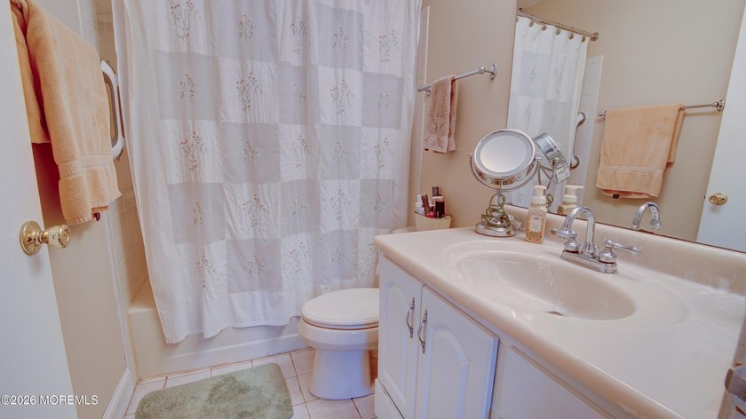 Welcome to this inviting 3-4 bedroom, 2.5-bath colonial tucked - photo 29