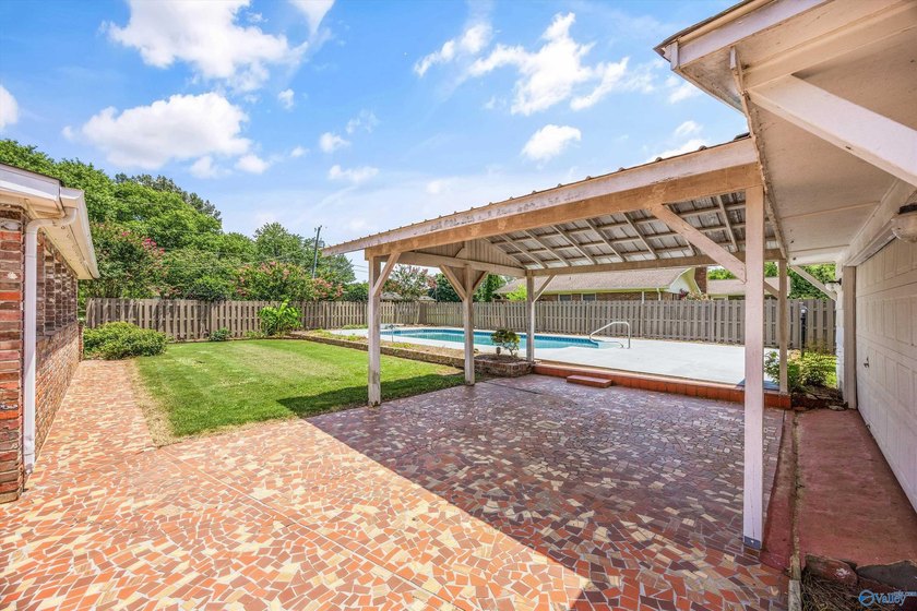 Enjoy golf course living with NO HOA, WORKSHOP and POOL! - photo 29