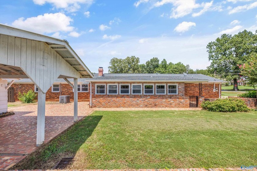 Enjoy golf course living with NO HOA, WORKSHOP and POOL! - photo 30