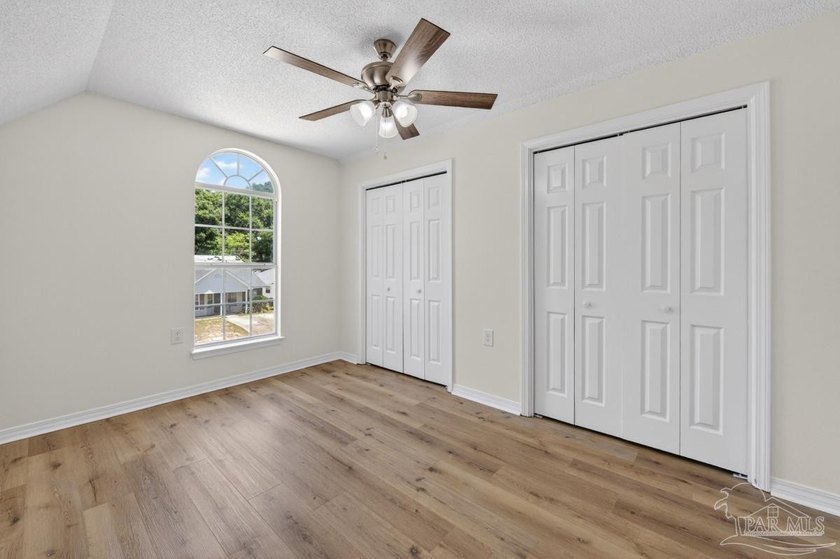 UPDATED 3 bedroom/2 bath home with nearly 1,350 square feet, and - photo 31
