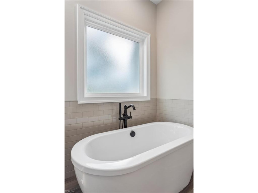 KINGSMILL WATERFRONT - Stunning new construction on a large - photo 38