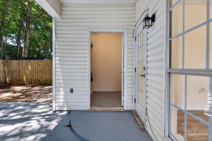 UPDATED 3 bedroom/2 bath home with nearly 1,350 square feet, and - photo 40