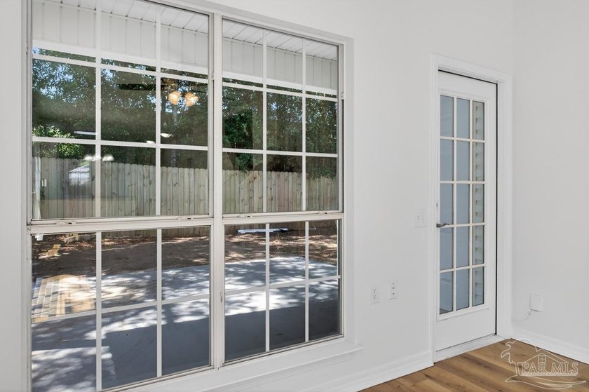 UPDATED 3 bedroom/2 bath home with nearly 1,350 square feet, and - photo 44