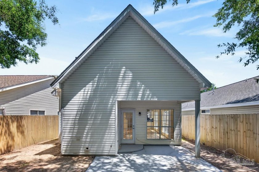 UPDATED 3 bedroom/2 bath home with nearly 1,350 square feet, and - photo 47
