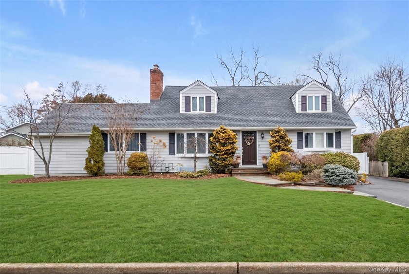Nestled on a quiet, tree-lined street in a highly desirable - photo 21