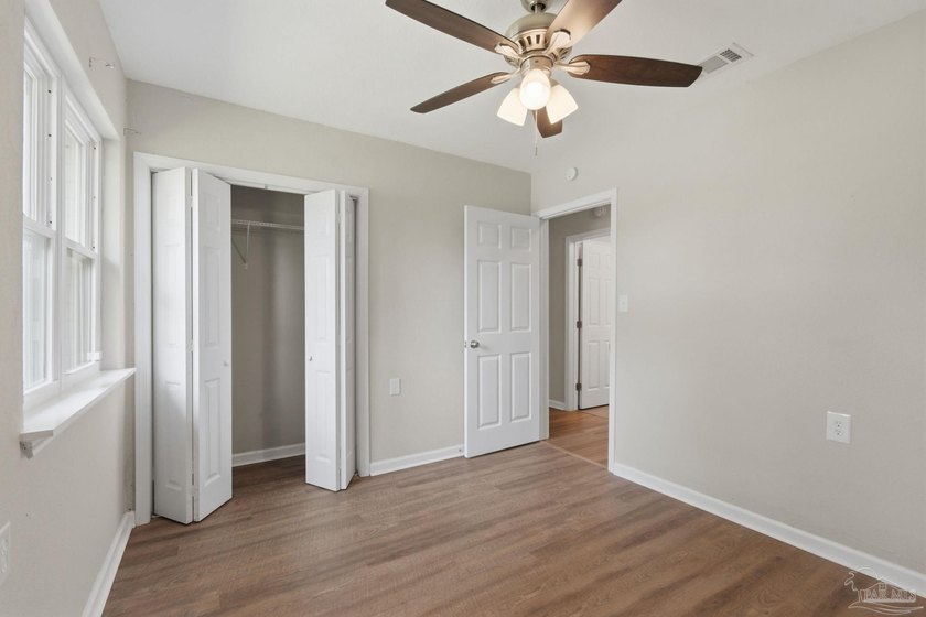 Move-in ready, beautifully renovated, and affordably priced - photo 22