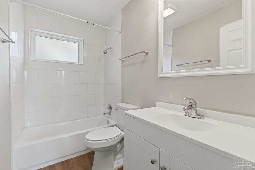 Move-in ready, beautifully renovated, and affordably priced - photo 23