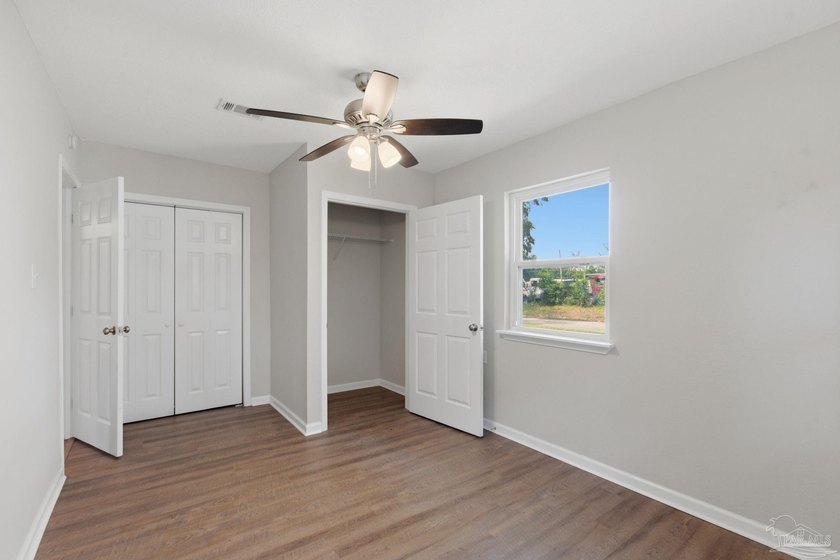 Move-in ready, beautifully renovated, and affordably priced - photo 26