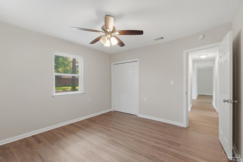 Move-in ready, beautifully renovated, and affordably priced - photo 29