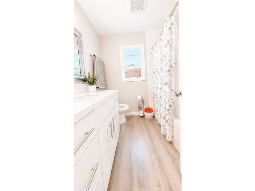 PROPERTY WILL DELIVER VACANT, Extensively renovated in 2024 - photo 10