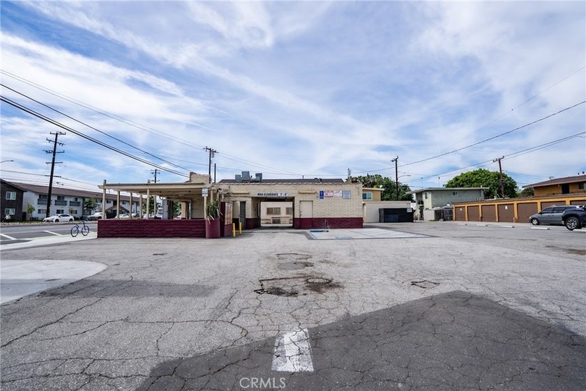 Located at 2941 E Artesia Blvd in Long Beach, this prime - photo 11