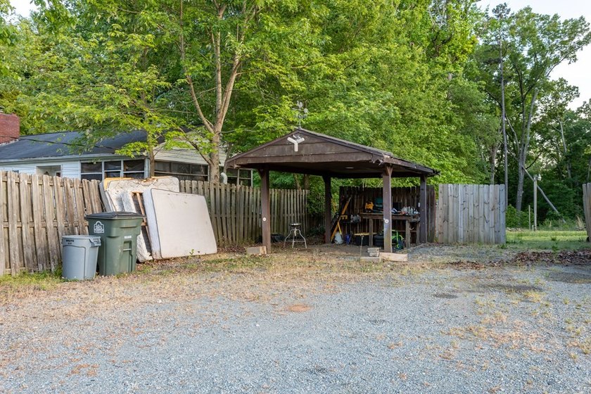 Welcome to 129 Buffalo Rd - a place full of potential and - photo 17