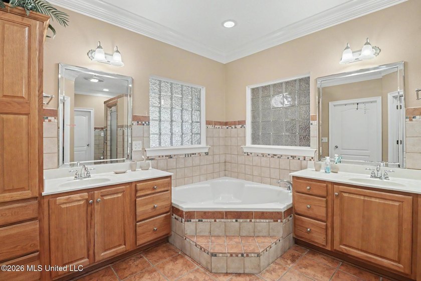 Welcome to this impressive single-family residence built in 2007 - photo 22