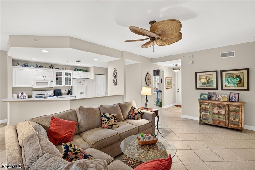 Discover the perfect blend of comfort, privacy, and resort-style - photo 6