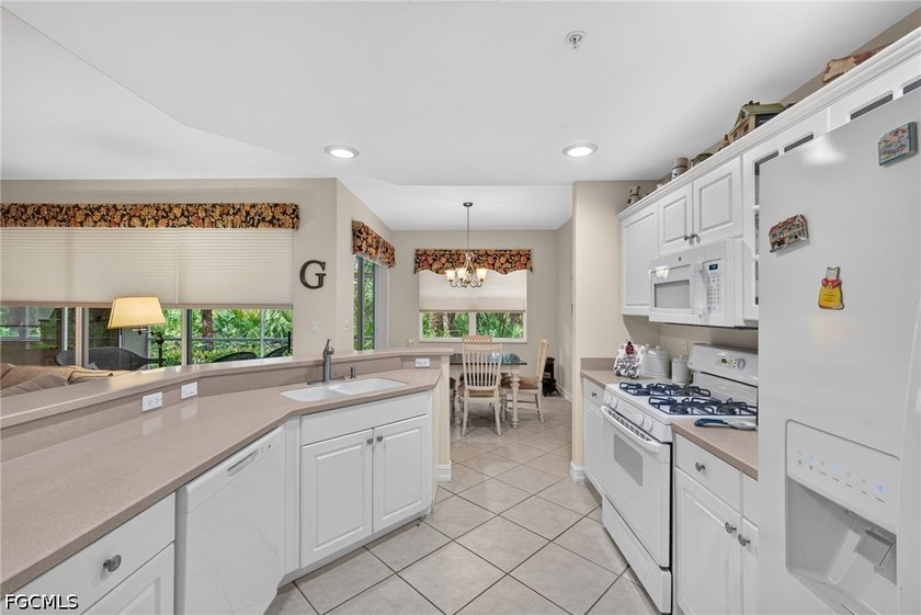Discover the perfect blend of comfort, privacy, and resort-style - photo 8