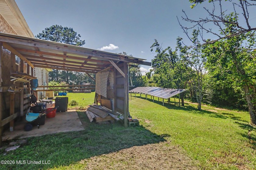 Welcome to this impressive single-family residence built in 2007 - photo 46