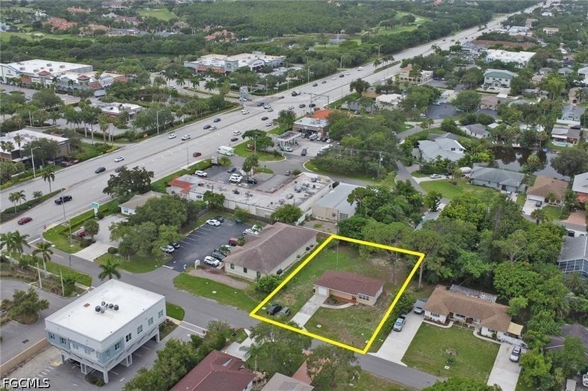 INVESTOR ALERT! Rare opportunity to own a 0.30-acre double lot - photo 3