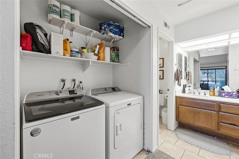 Open and airy second-floor condominium with soaring vaulted - photo 20