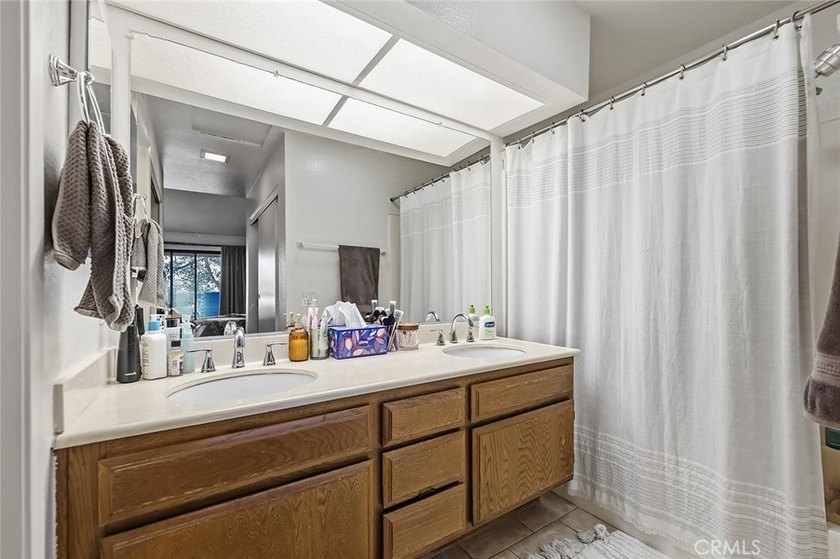 Open and airy second-floor condominium with soaring vaulted - photo 21