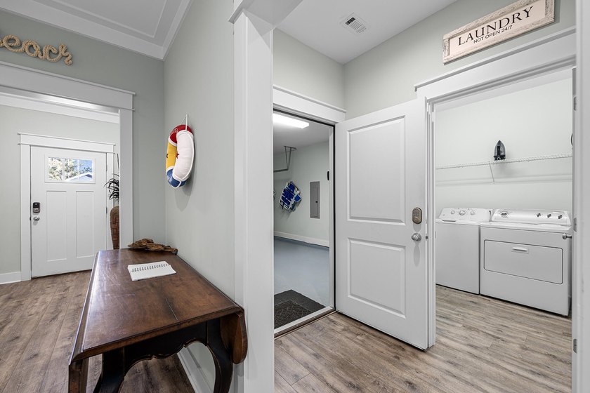 New Hot tube. Welcome to 25 Central 8th St, a charming - photo 29