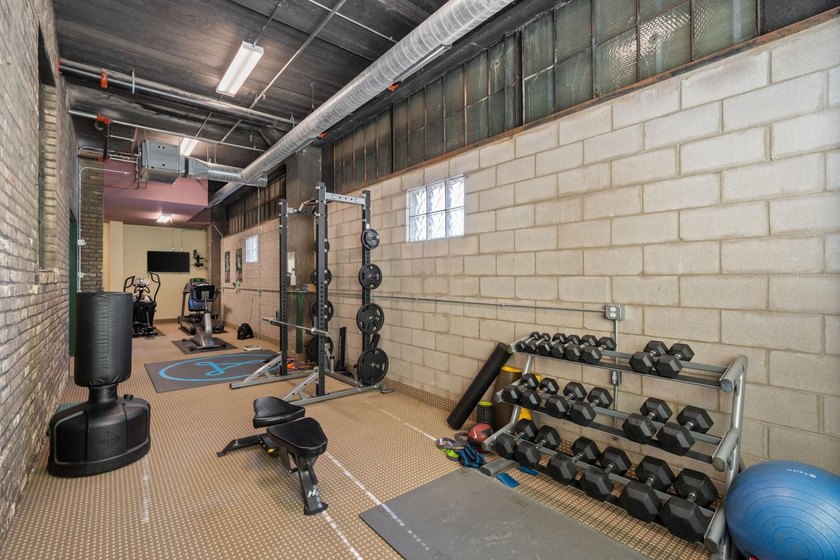 Move-in ready 918 Loft with two parking spaces: one garage, one - photo 18