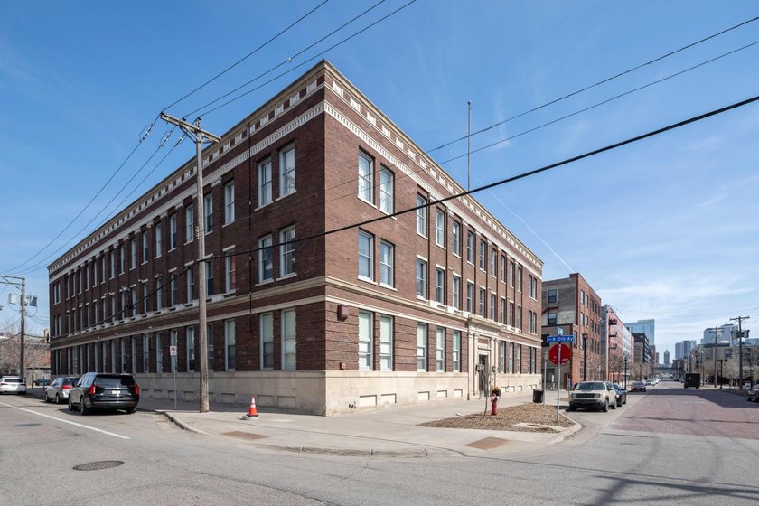 Move-in ready 918 Loft with two parking spaces: one garage, one - photo 24