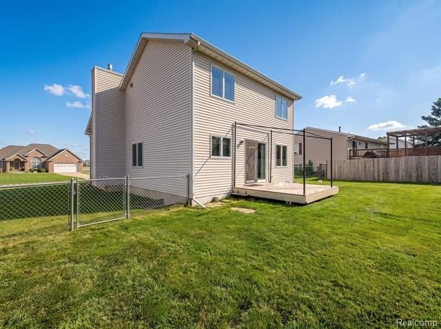 Enjoy stunning lake views without the lakefront price! This - photo 43