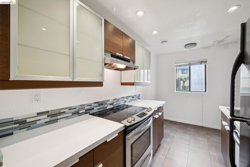 Clean and inviting townhome located in the desirable Westpark - photo 9