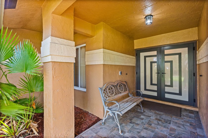 This charming one-story home features a spacious open floor plan - photo 3