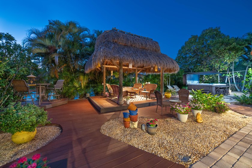 This charming one-story home features a spacious open floor plan - photo 4
