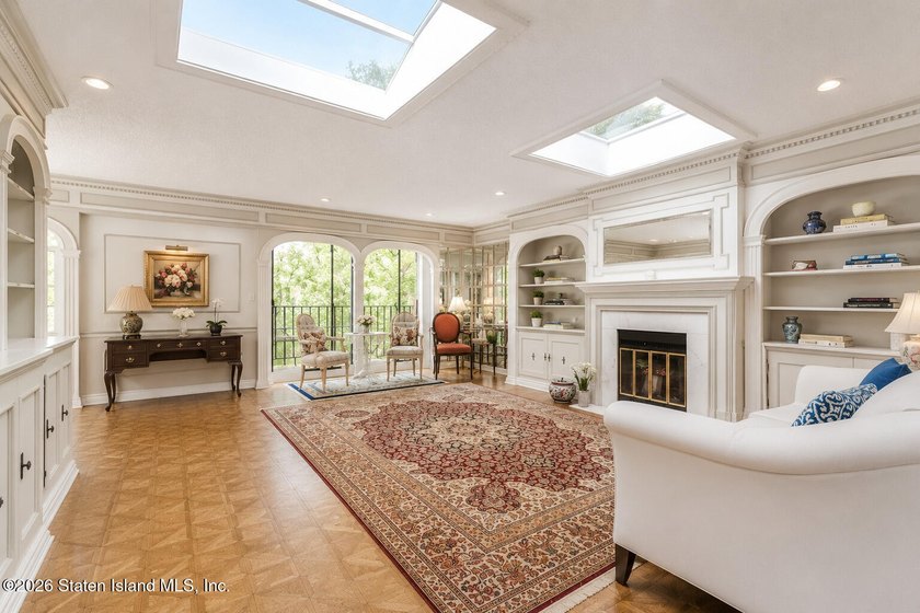 Exclusive Woodland Development - Spacious End-Unit Duplex Condo - photo 15